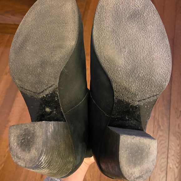 Vince Camuto Block Heel Bootie - Picture 6 of 7